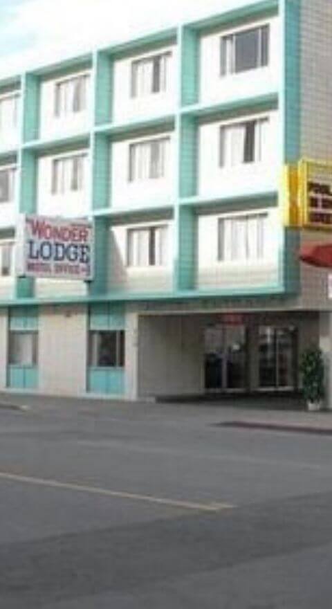 Wonder Lodge